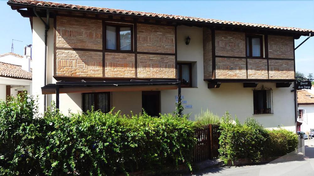 Pasaje San Jorge Affittacamere Comillas
